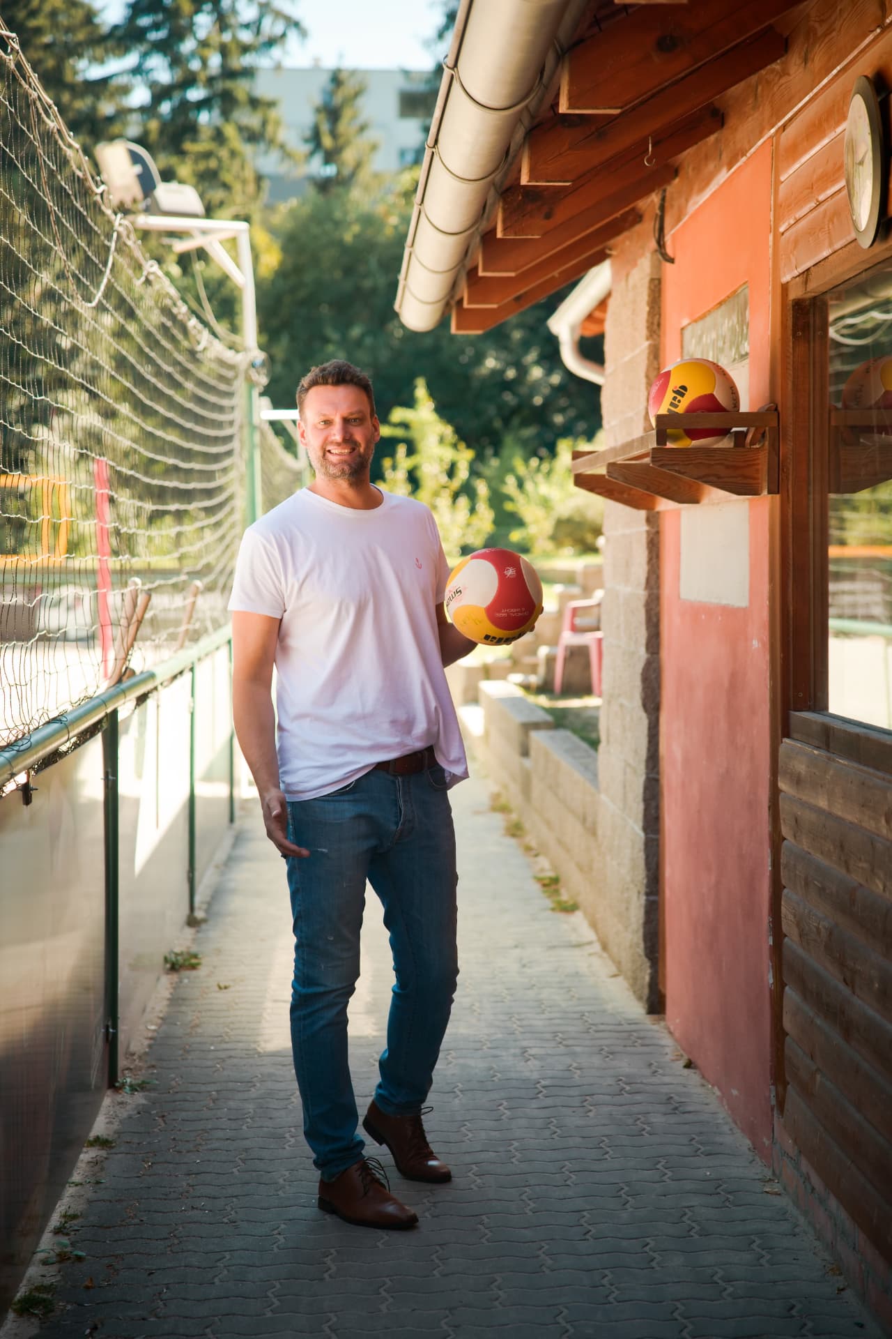 Lukáš Šeda s míčem v Beachparku